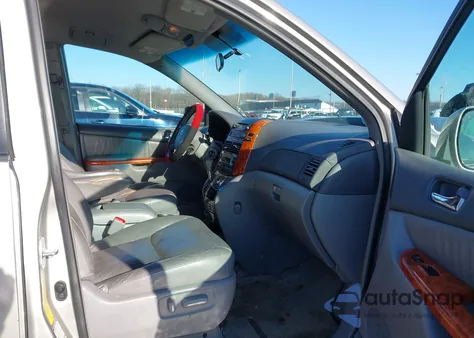 2007 Toyota Sienna Xle z USA, uszkodzony, nr VIN 5TDBK22C77S007279